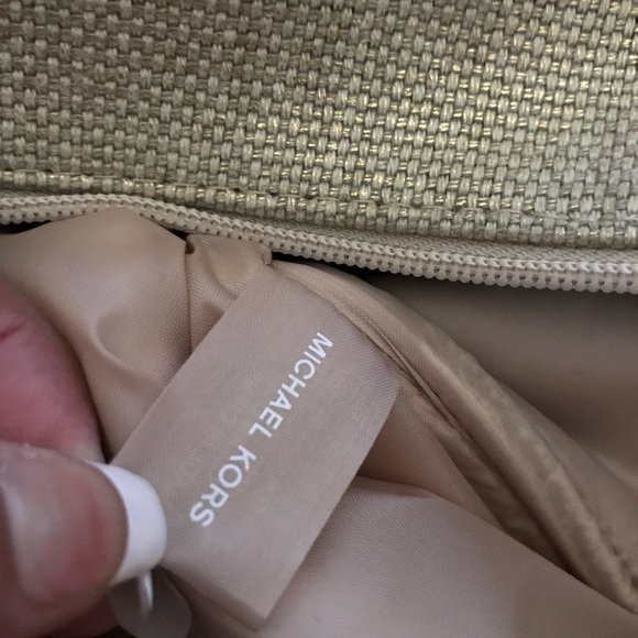 MICHAEL KORS GOLD TOTE - Picture 6 of 7